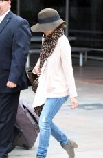 SARAH MICHELLE GELLAR Arrives at Airport in Sydney
