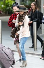 SARAH MICHELLE GELLAR Arrives at Airport in Sydney