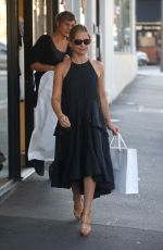 SARAH MICHELLE GELLAR Out Shopping in Chapel Street in Melbourne