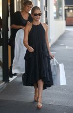 SARAH MICHELLE GELLAR Out Shopping in Chapel Street in Melbourne