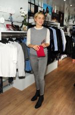 TAYLOR SCHILLING at Gap