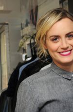 TAYLOR SCHILLING at Gap