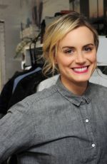 TAYLOR SCHILLING at Gap