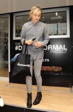 TAYLOR SCHILLING at Gap