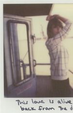 TAYLOR SWIFT - 1989 Album Polaroids