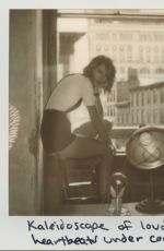TAYLOR SWIFT - 1989 Album Polaroids