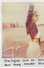 TAYLOR SWIFT - 1989 Album Polaroids