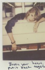 TAYLOR SWIFT - 1989 Album Polaroids