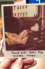 TAYLOR SWIFT - 1989 Album Polaroids