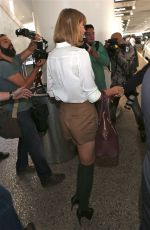 TAYLOR SWIFT arrives at Lax Airport from Sydney
