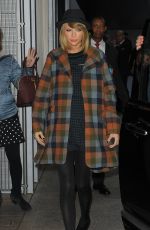 TAYLOR SWIFT Arrives at the Shard in London