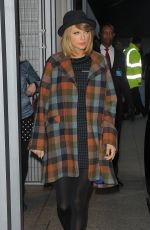 TAYLOR SWIFT Arrives at the Shard in London
