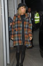 TAYLOR SWIFT Arrives at the Shard in London