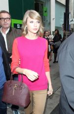 TAYLOR SWIFT Leaves Sketch Restaurant in London