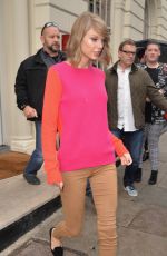 TAYLOR SWIFT Leaves Sketch Restaurant in London