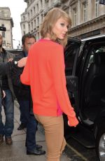 TAYLOR SWIFT Leaves Sketch Restaurant in London