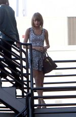 TAYLOR SWIFT Out and About in New York 2910