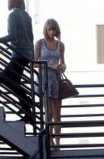 TAYLOR SWIFT Out and About in New York 2910