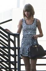 TAYLOR SWIFT Out and About in New York 2910