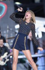 TAYLOR SWIFT Performs at Good Morning America in New York 3010