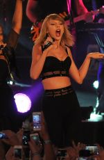 TAYLOR SWIFT Performs at Jimmy Kimmel Live in Hollywood