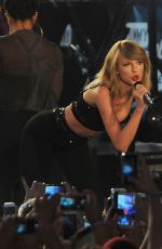 TAYLOR SWIFT Performs at Jimmy Kimmel Live in Hollywood