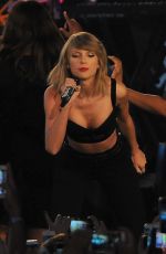 TAYLOR SWIFT Performs at Jimmy Kimmel Live in Hollywood