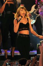 TAYLOR SWIFT Performs at Jimmy Kimmel Live in Hollywood