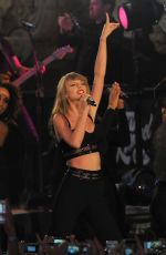 TAYLOR SWIFT Performs at Jimmy Kimmel Live in Hollywood