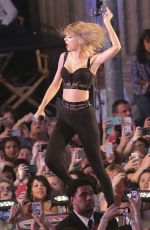 TAYLOR SWIFT Performs at Jimmy Kimmel Live in Hollywood