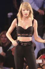 TAYLOR SWIFT Performs at Jimmy Kimmel Live in Hollywood