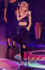 TAYLOR SWIFT Performs at Jimmy Kimmel Live in Hollywood