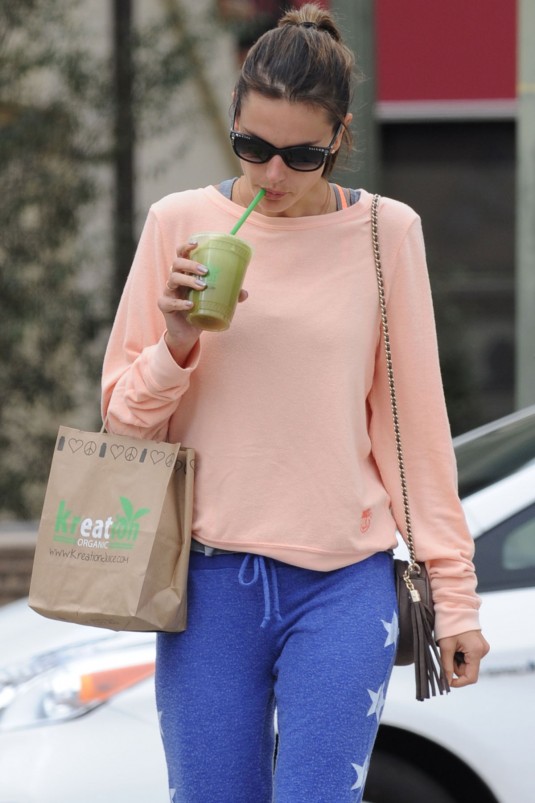 ALESSANDARA AMBROSIO Leaves a Cycling Class
