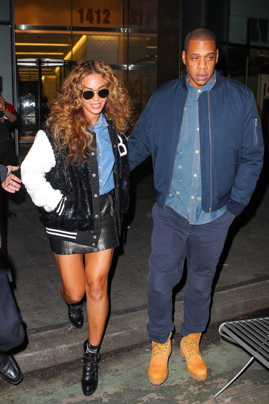 BEYONCE and JAZ Z Leaves Ther Offices in New York BEYONCE and JAZ Z Leaves Ther Office