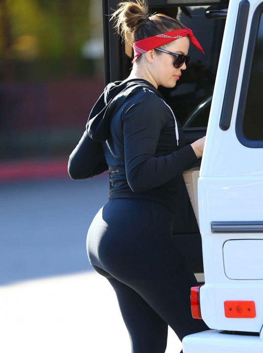 KHLOE KARDASHIAN in Spandex