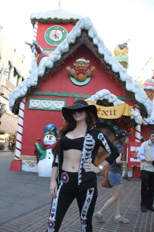 PHOEBE PRICE at the Santa Claus House