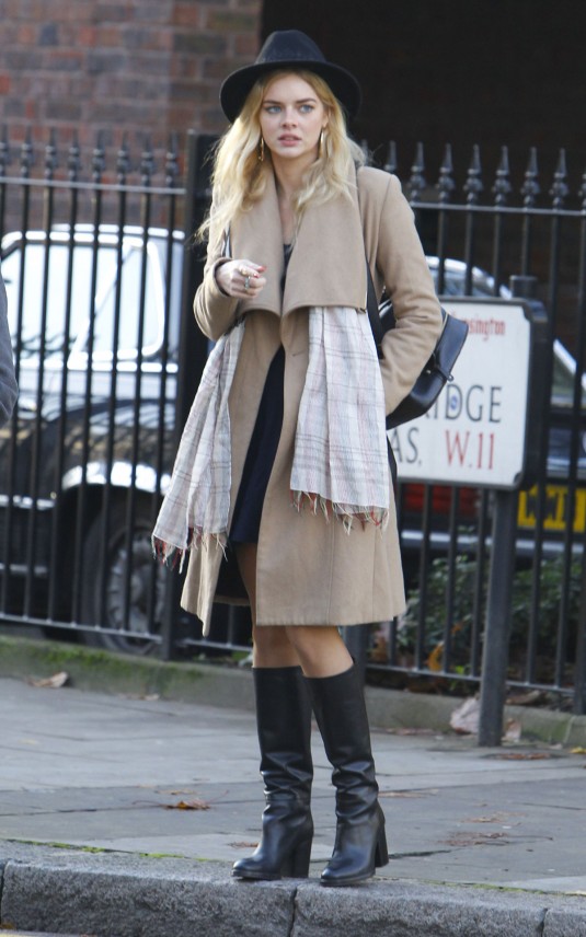 SAMARA WEAVING Out in London