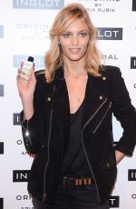 ANJA RUBIK at Her Original by Anja Rubik Perfume Premiere 
