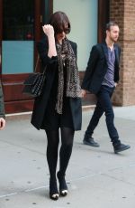 ANNE HATHAWAY and Adam Shulman Leaves Their Hotel in New York