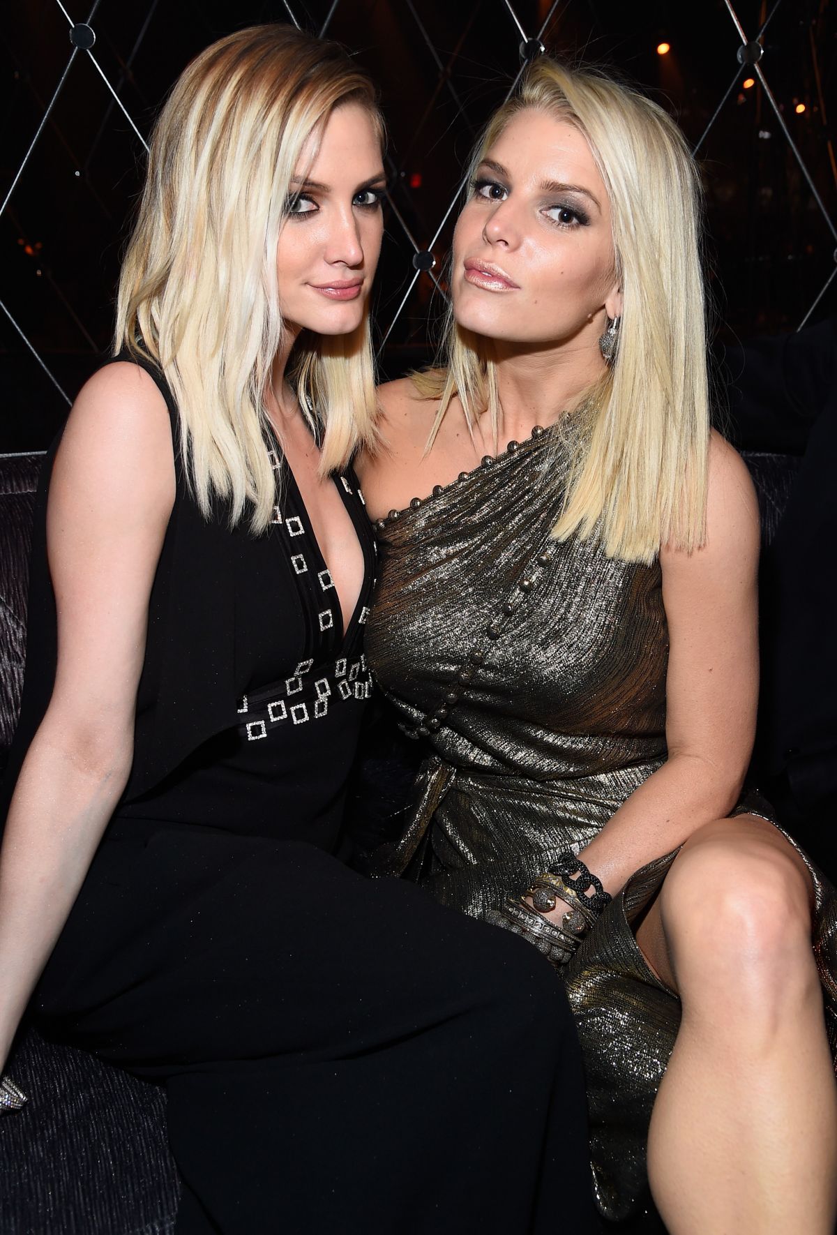 ASHLEE and JESSICA SIMPSON at The Hunger Games: Mockingjay – Part 1 Premiere in Los Angeles ASHLEE and JESSICA SIMPSON at The Hunger Games: Mockingjay – Part 1 Premiere in Los Angeles
