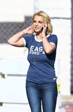 BRITNEY SPEARS Arrives at Vons Supermarket in Los Angeles