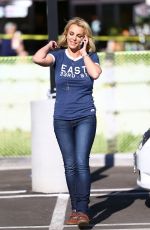 BRITNEY SPEARS Arrives at Vons Supermarket in Los Angeles