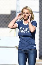 BRITNEY SPEARS Arrives at Vons Supermarket in Los Angeles