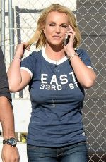 BRITNEY SPEARS Arrives at Vons Supermarket in Los Angeles