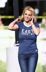 BRITNEY SPEARS Arrives at Vons Supermarket in Los Angeles