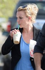 BRITNEY SPEARS Lunch on the Go in Los Angeles