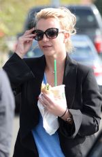 BRITNEY SPEARS Lunch on the Go in Los Angeles