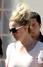 BRITNEY SPEARS Out and About in Thousand Oaks 0111