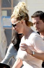 BRITNEY SPEARS Out and About in Thousand Oaks 0111