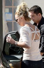 BRITNEY SPEARS Out and About in Thousand Oaks 0111